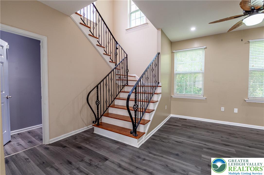 337 East Kleinhans Street