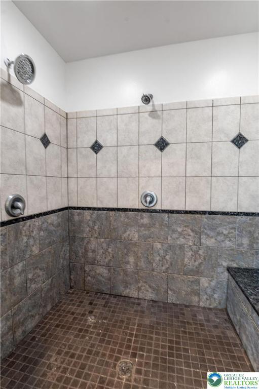 337 East Kleinhans Street