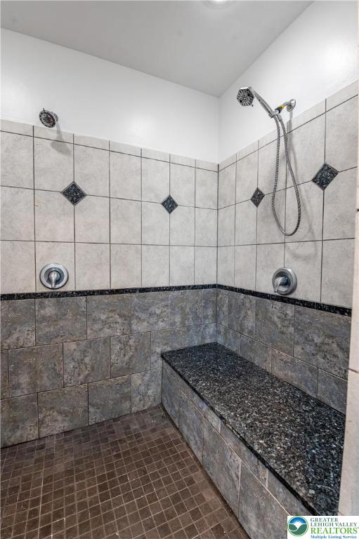 337 East Kleinhans Street