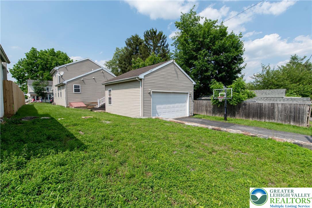 337 East Kleinhans Street