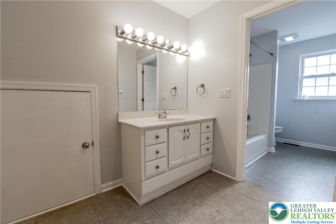 337 East Kleinhans Street