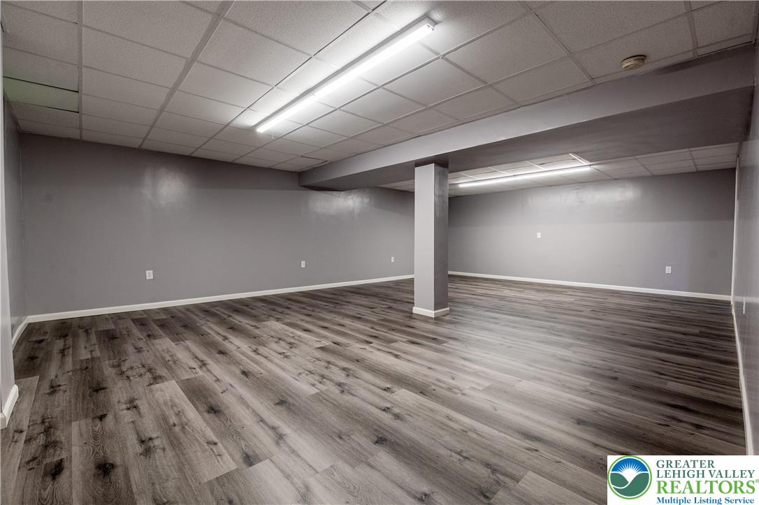 337 East Kleinhans Street