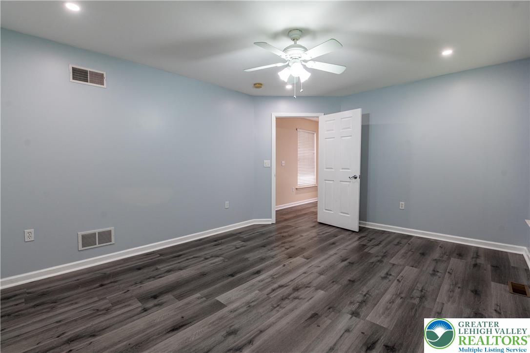 337 East Kleinhans Street