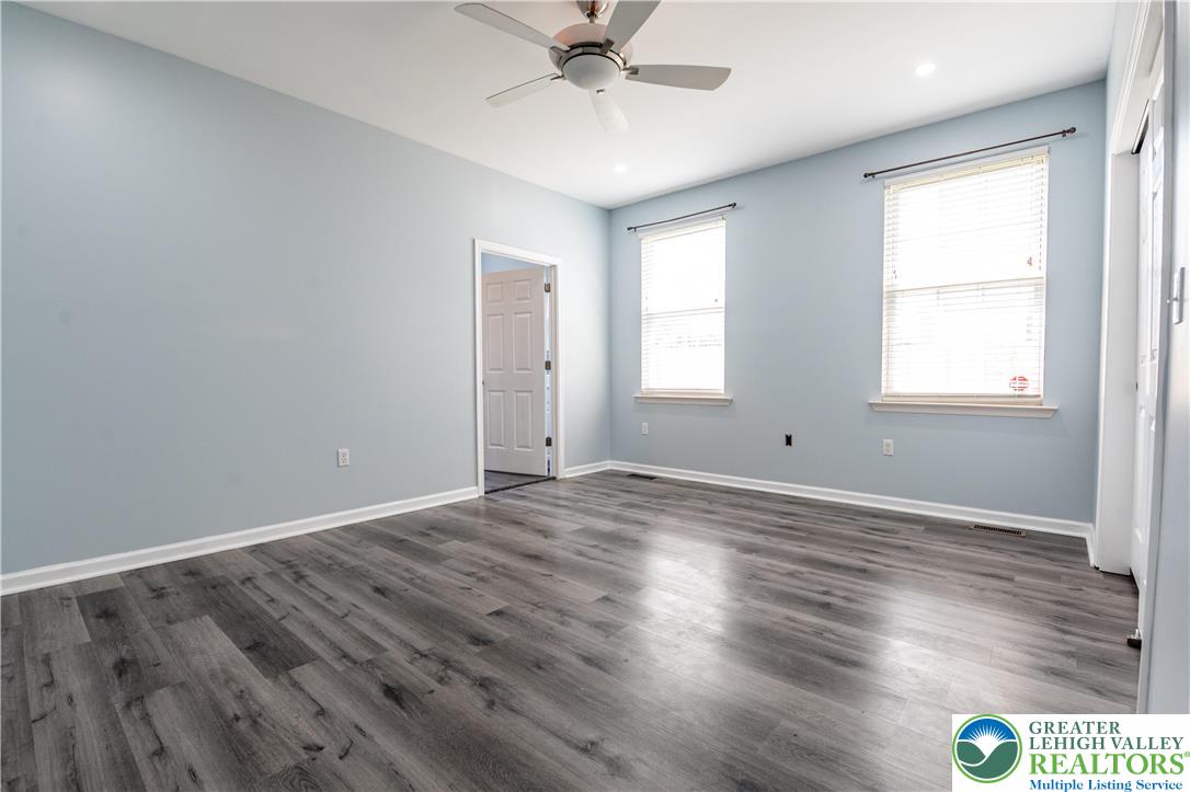 337 East Kleinhans Street