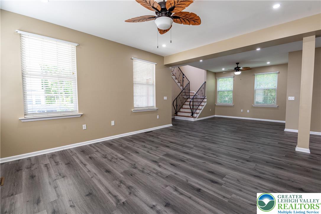 337 East Kleinhans Street