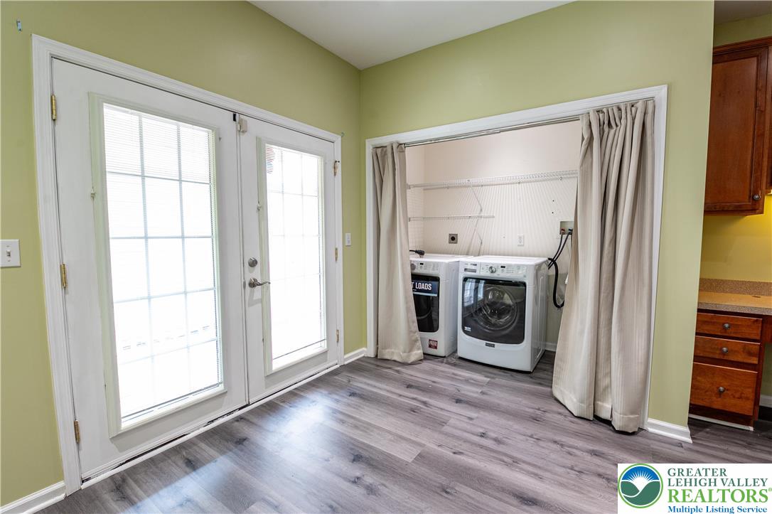 337 East Kleinhans Street