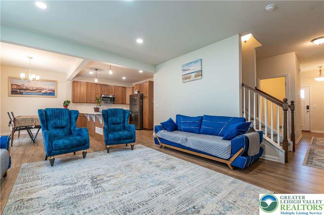 320 Bendelow Lane