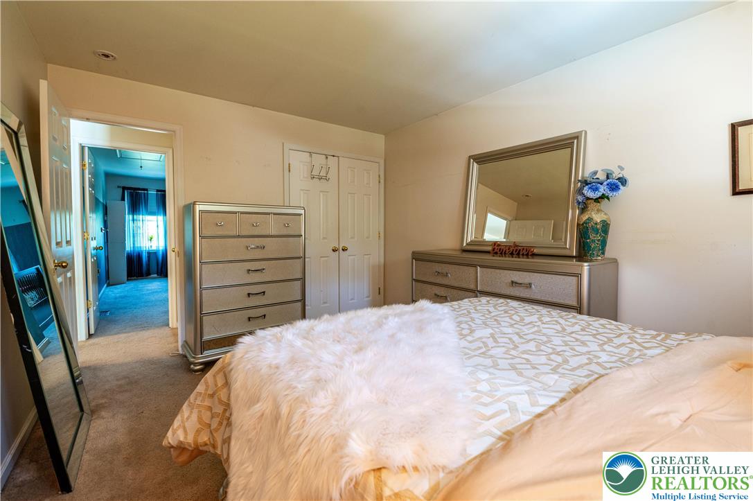 6 Westridge Court