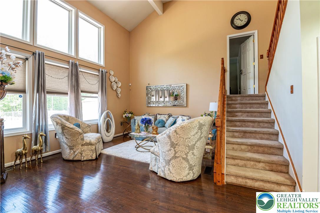 6 Westridge Court
