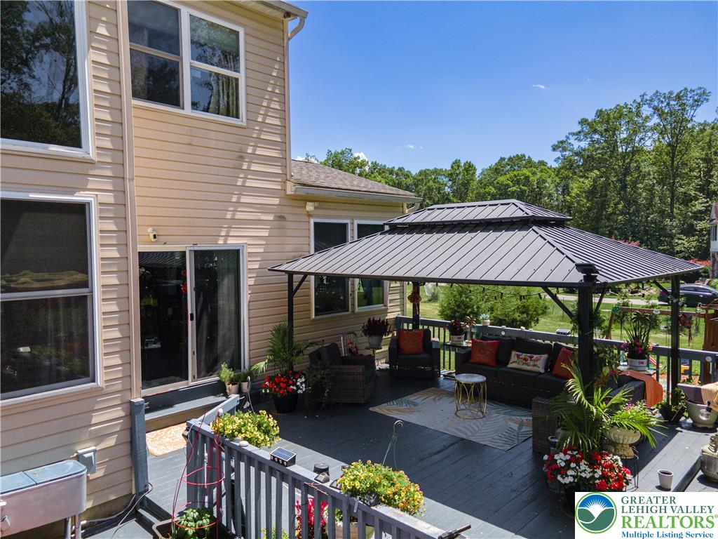 6 Westridge Court