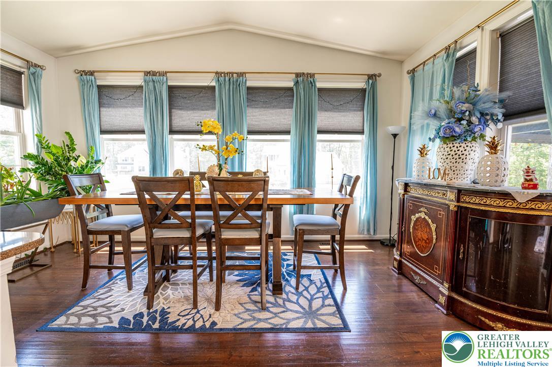 6 Westridge Court
