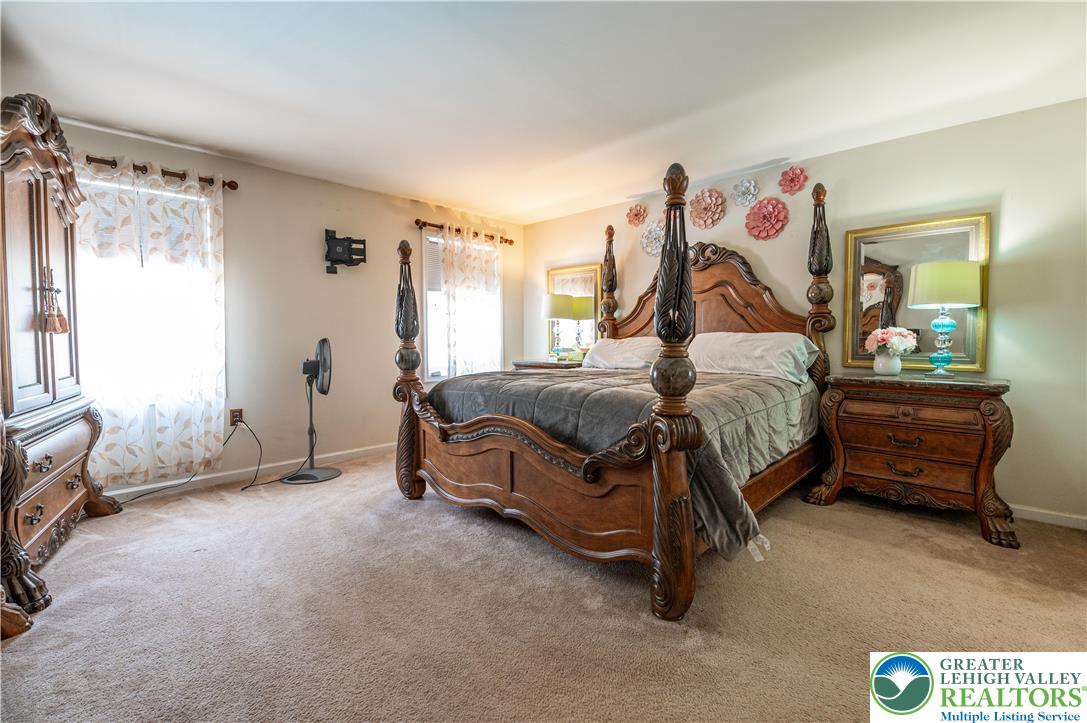 6 Westridge Court