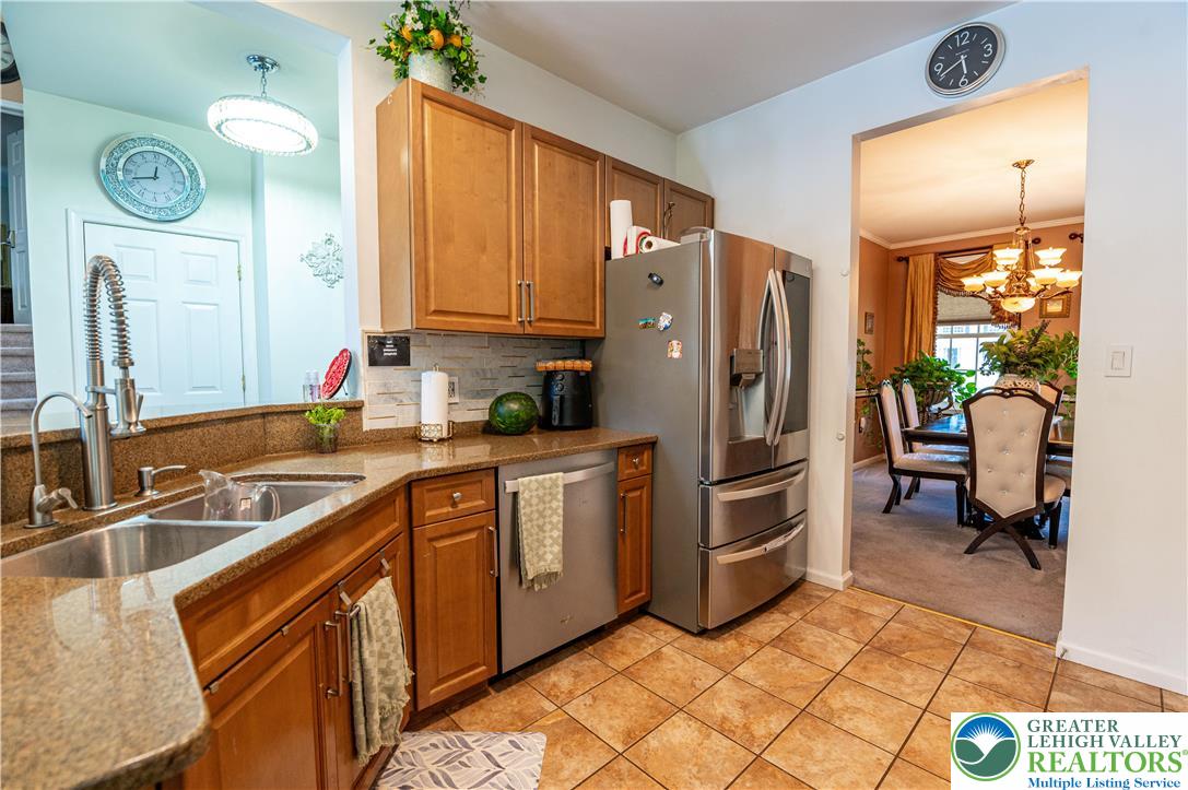 6 Westridge Court