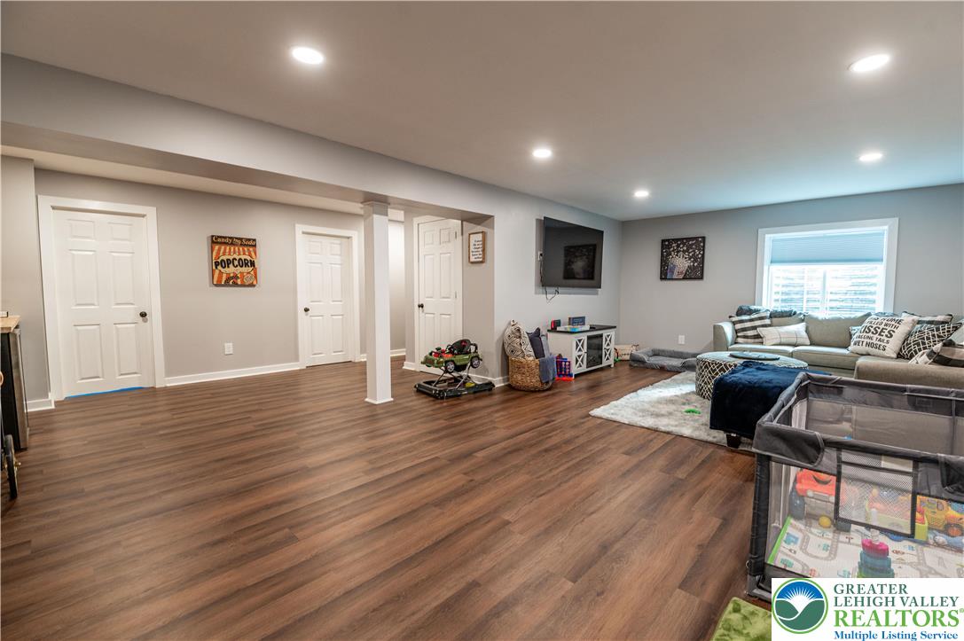 420 Rinaldi Lane