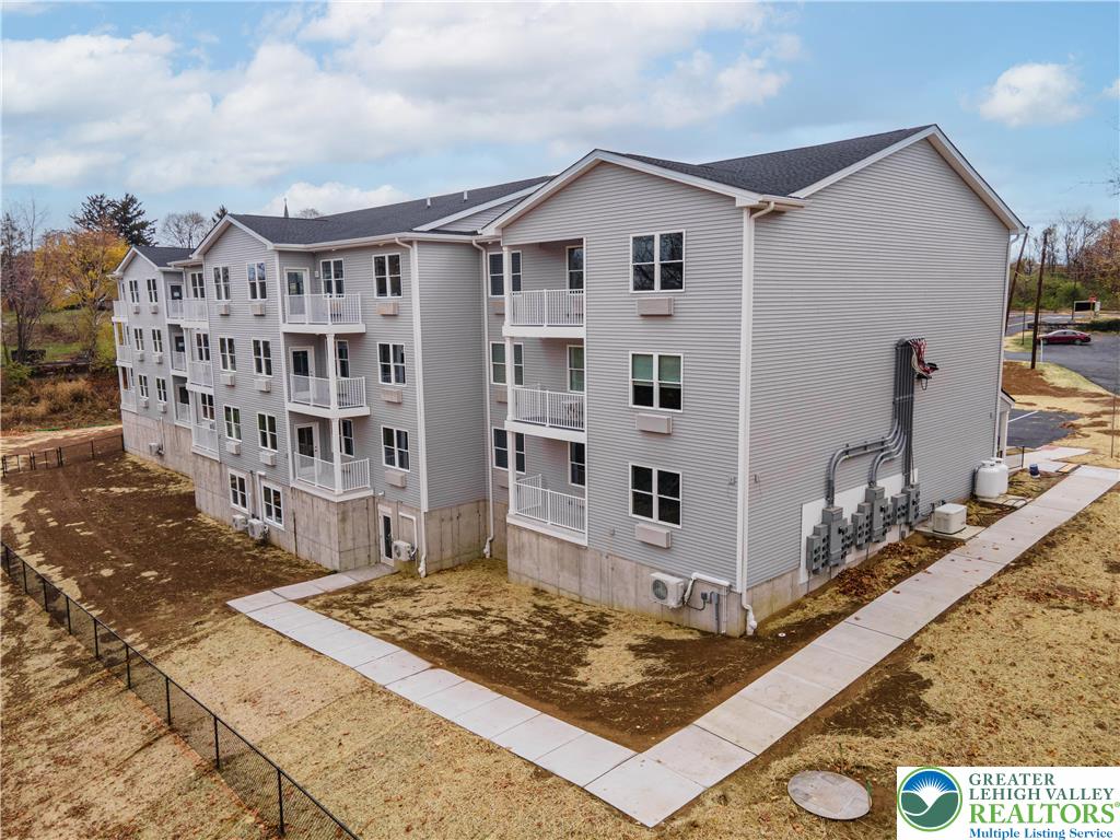 948 North Front Street C-1