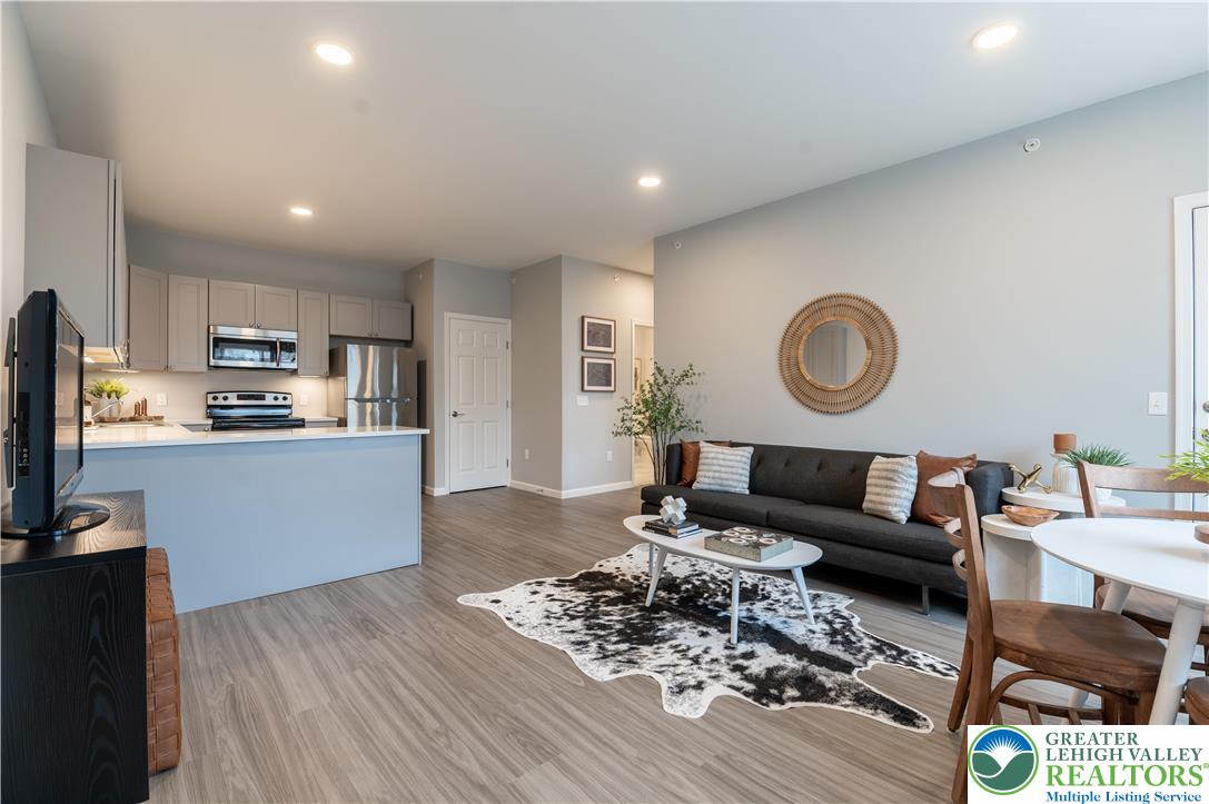 948 North Front Street C-1