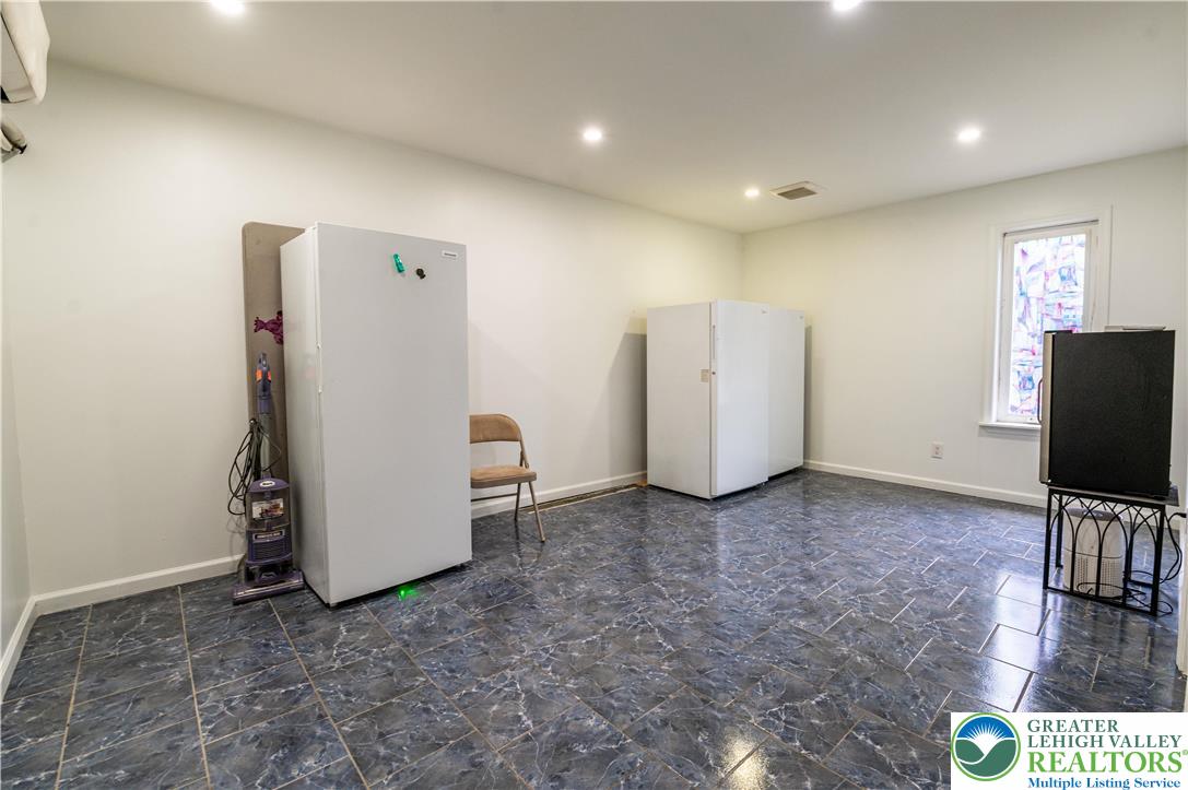 1555 Longleaf Drive
