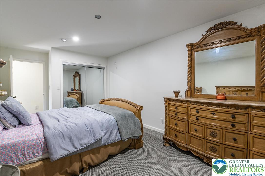 1555 Longleaf Drive