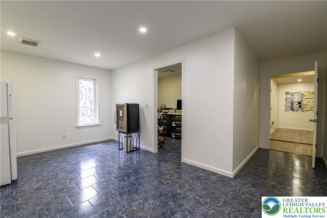 1555 Longleaf Drive