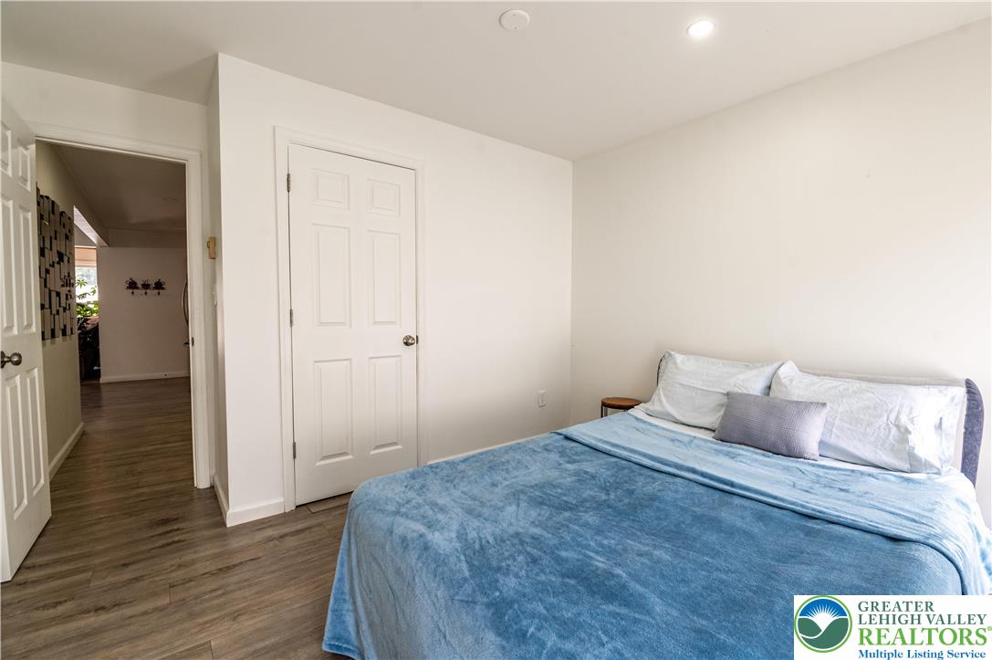 1555 Longleaf Drive