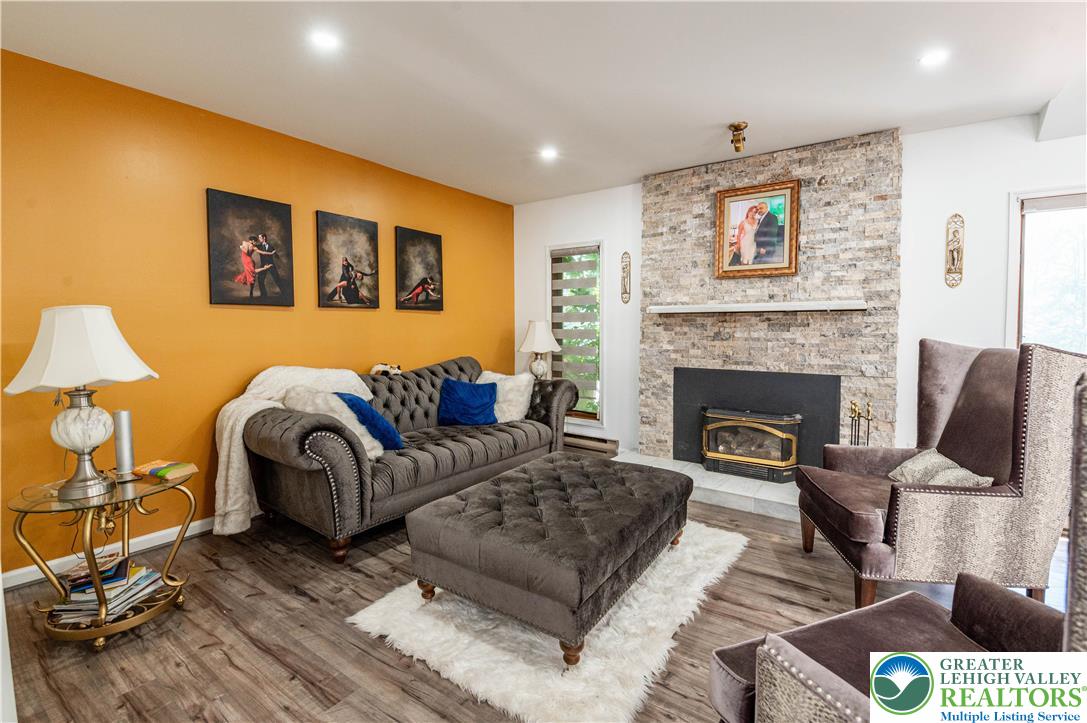 1555 Longleaf Drive