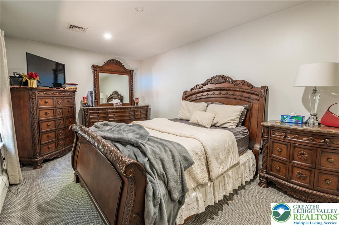 1555 Longleaf Drive