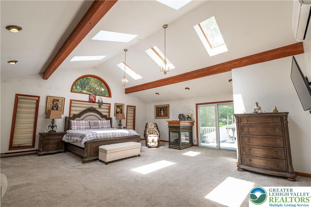 1555 Longleaf Drive