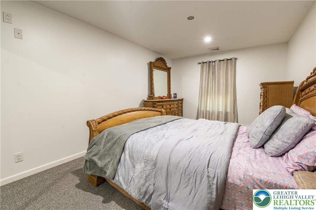 1555 Longleaf Drive