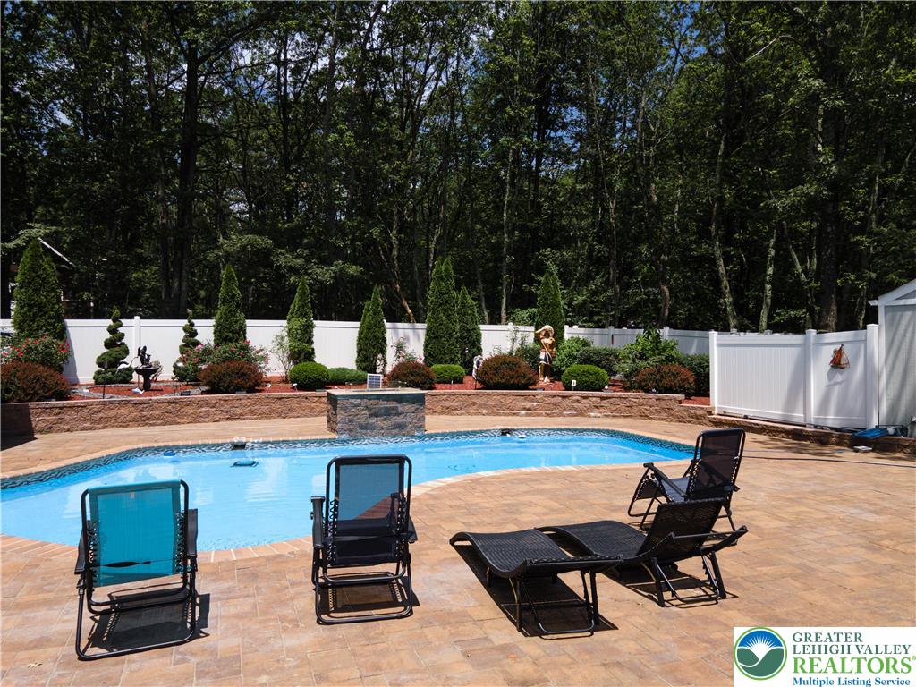 1555 Longleaf Drive