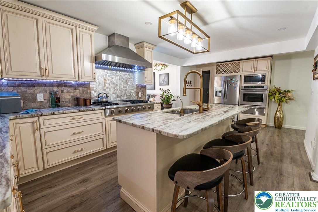 1555 Longleaf Drive