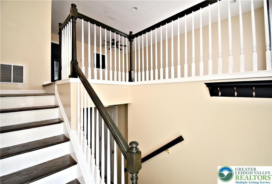 375 South Oak Street