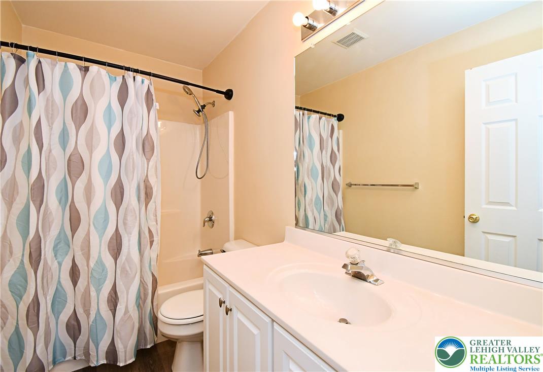 375 South Oak Street