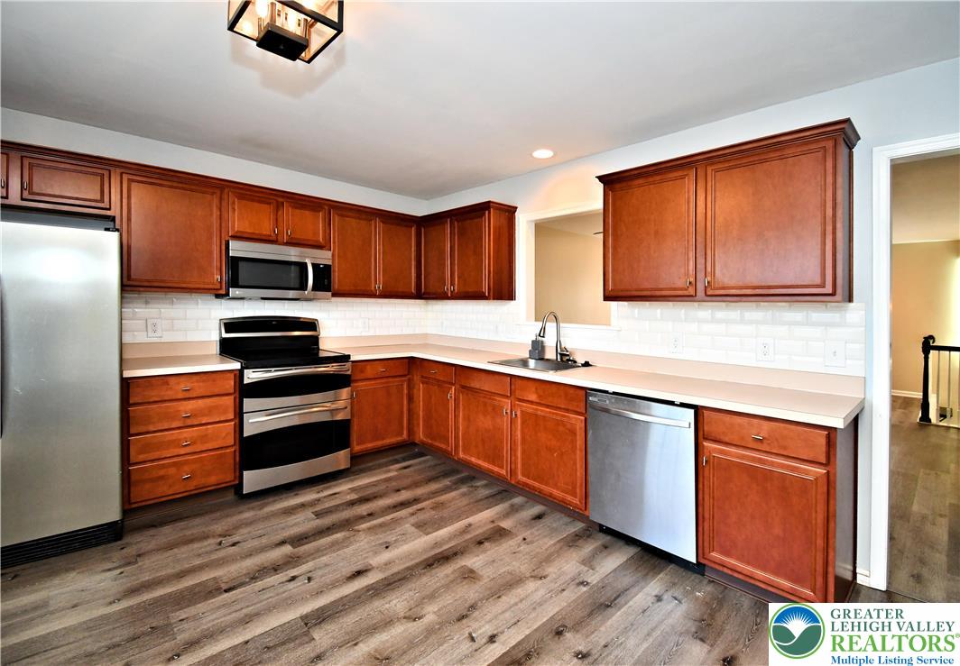 375 South Oak Street