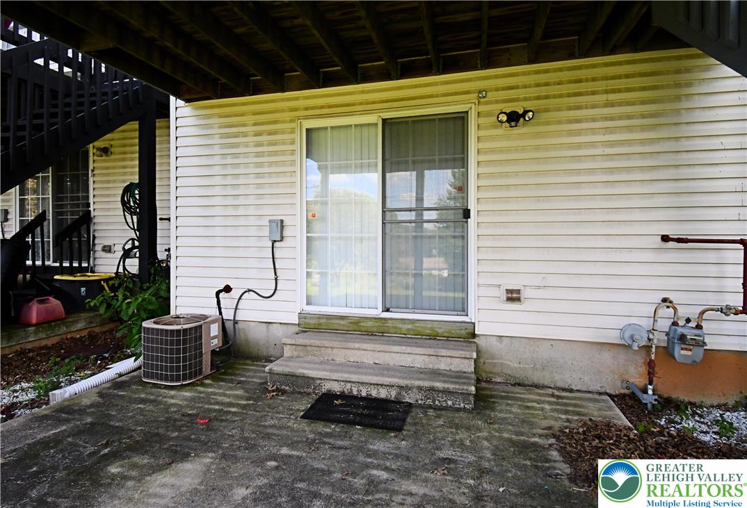 375 South Oak Street