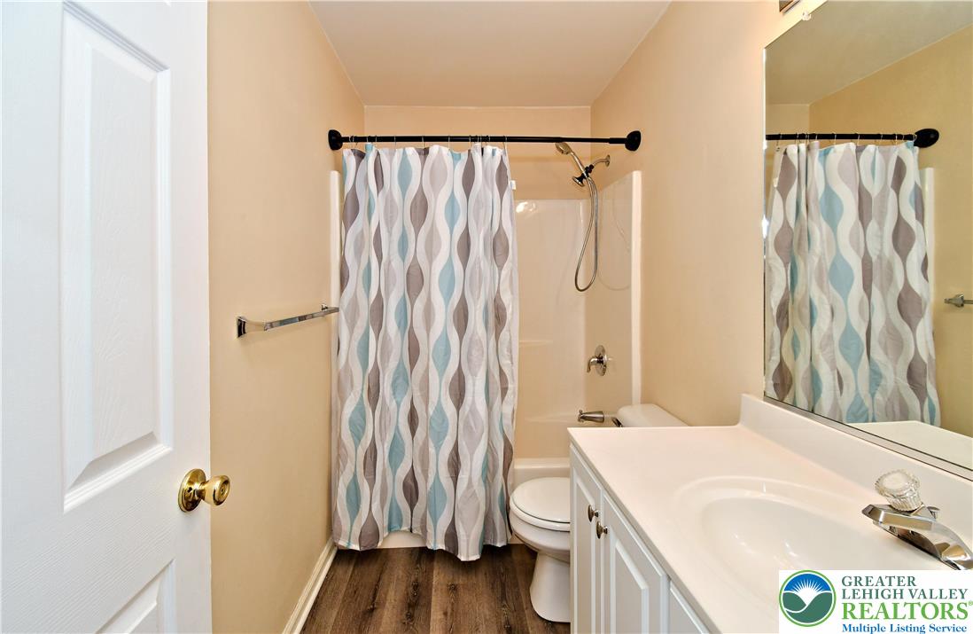 375 South Oak Street