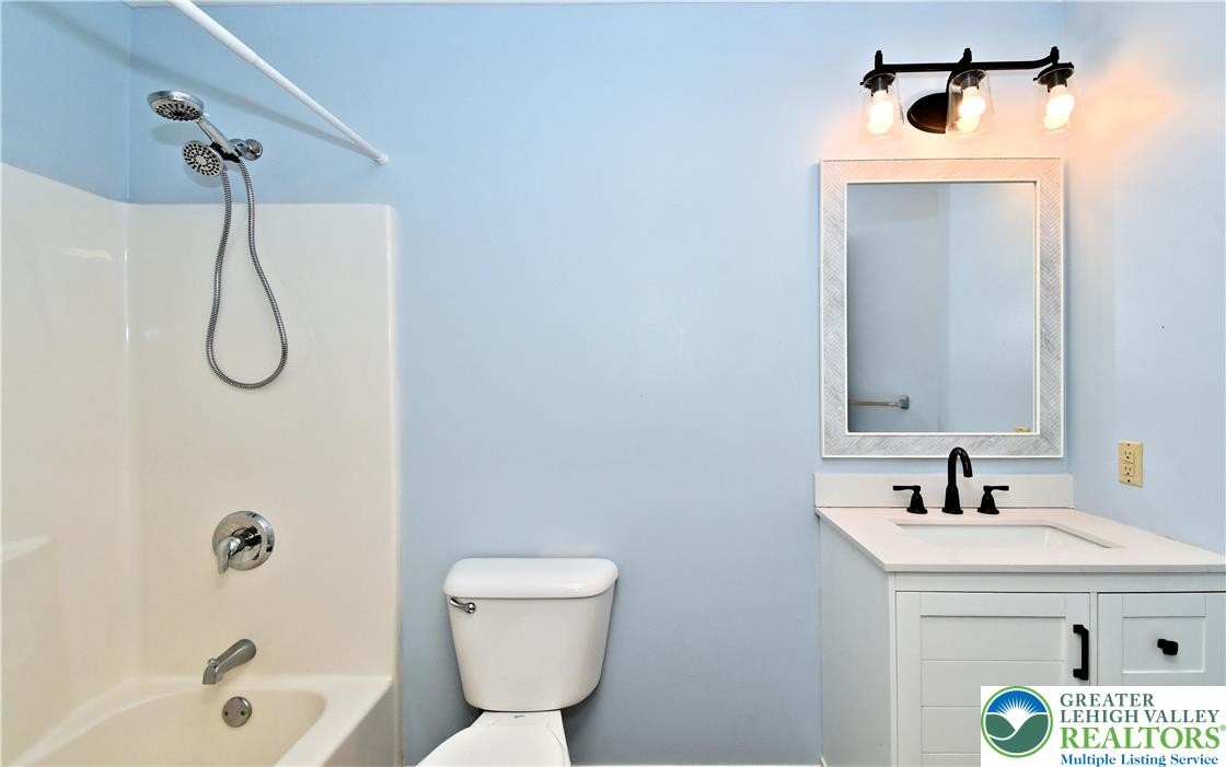 375 South Oak Street