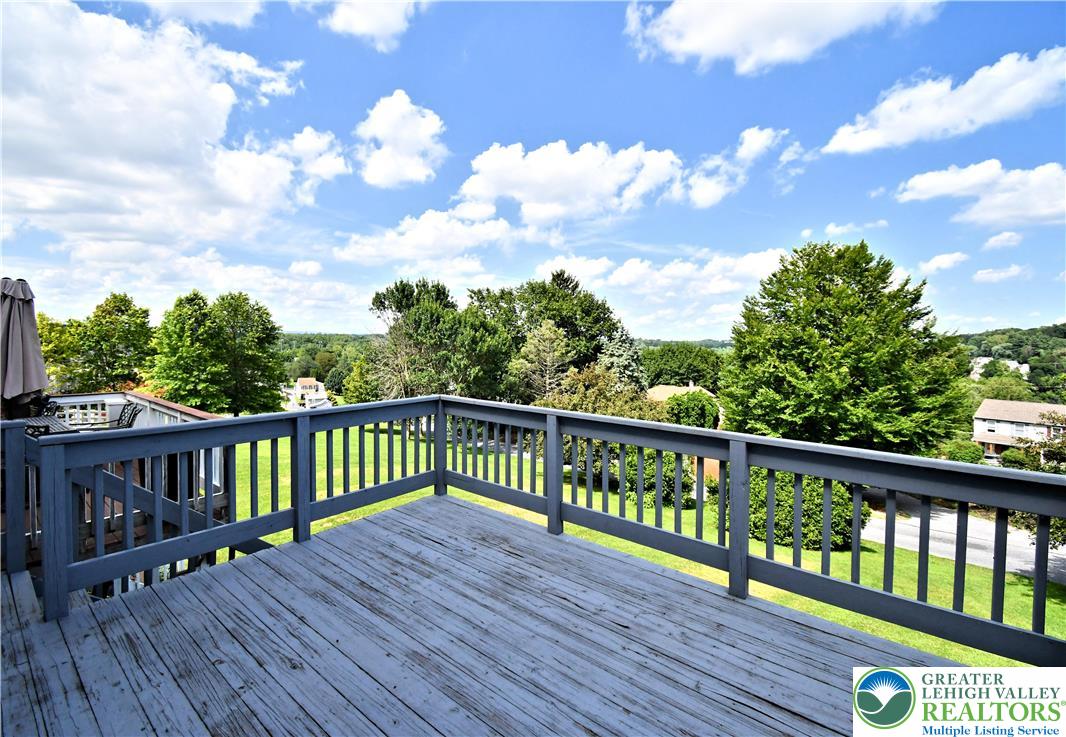 375 South Oak Street