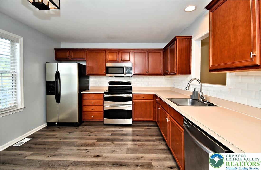 375 South Oak Street