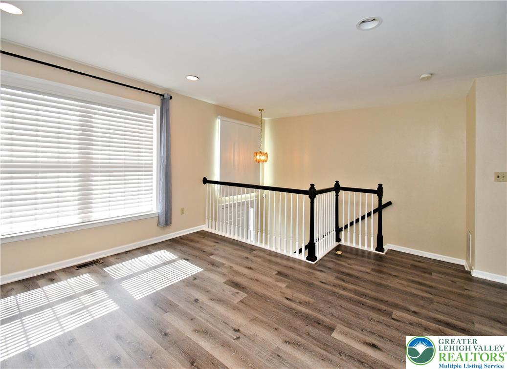 375 South Oak Street