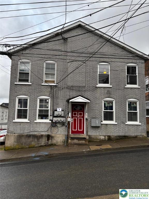 412 Oak Street 1