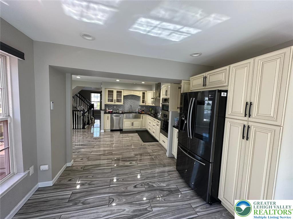 112 Knollwood Drive