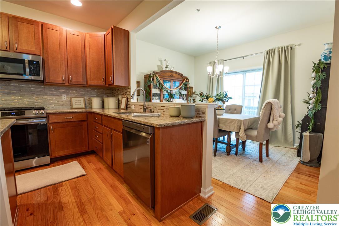 4486 Cottonwood Drive