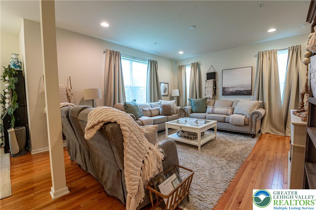 4486 Cottonwood Drive