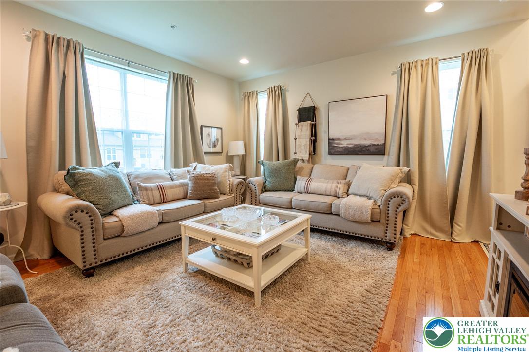 4486 Cottonwood Drive