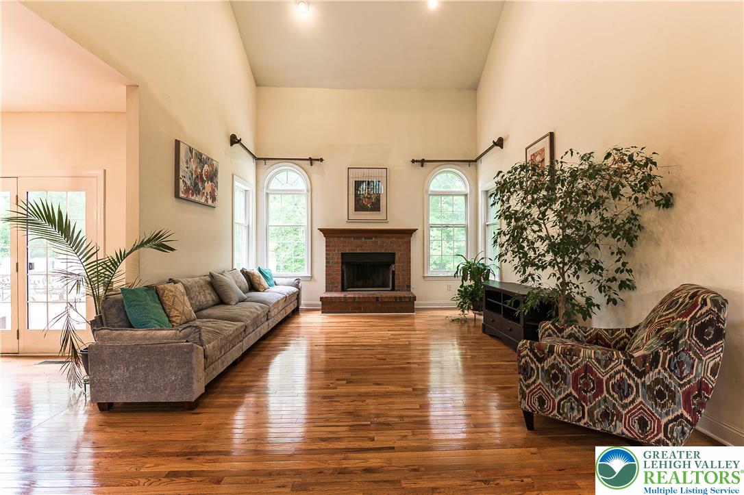 255 Rising Meadow Way