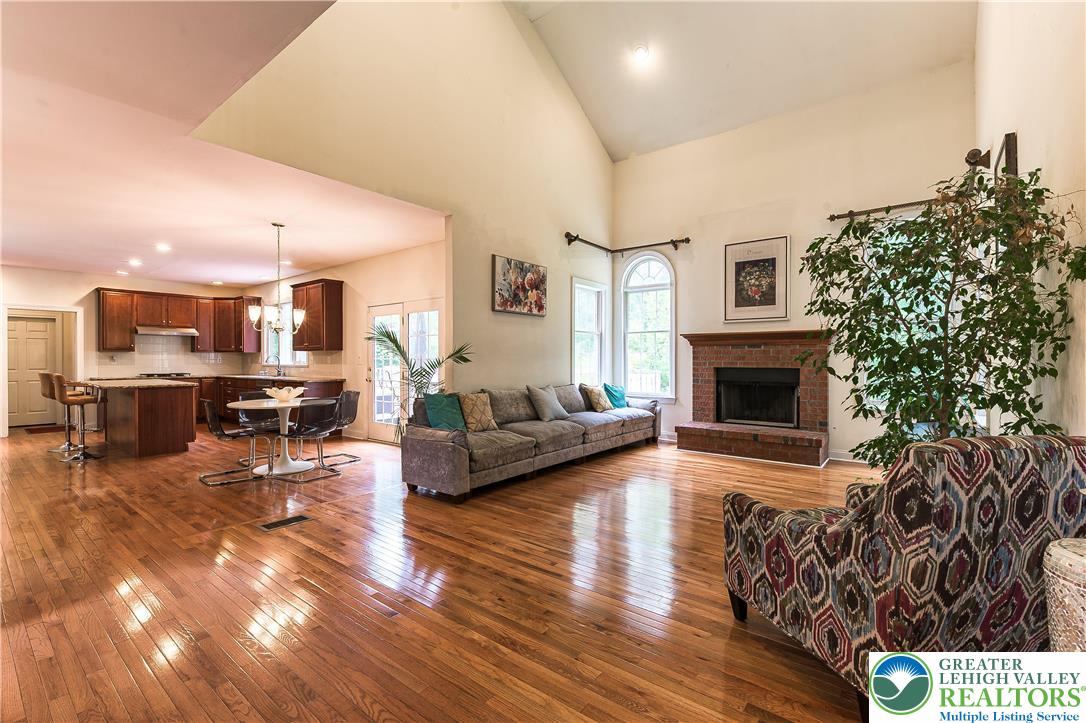 255 Rising Meadow Way