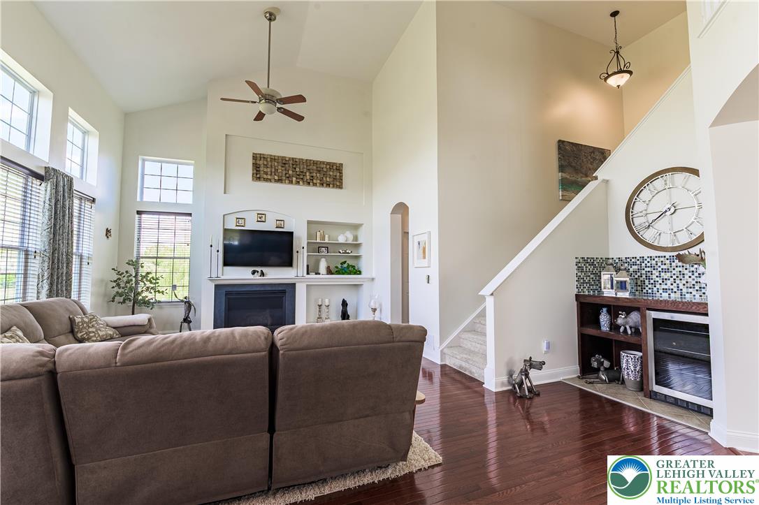 2688 Meadow Lane Drive