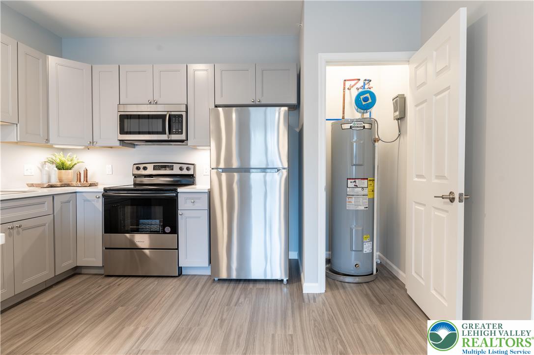 948 North Front Street B-4