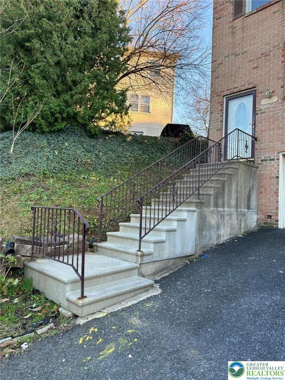 235 Vista Drive | Shabana Pathan Group | Pennsylvania Real Estate Team