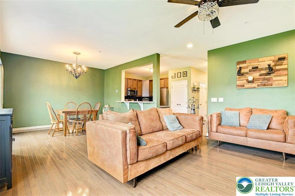 4492 Cottonwood Drive